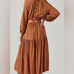 NWOT Astr Terracotta Rust Midi Dress